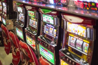 bolahiu platform dashboard showing slot games, live tables, and football fixtures